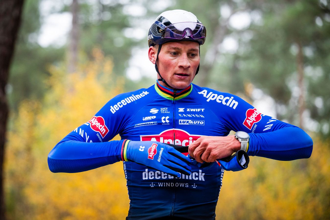 £300 Fine For Spectator Who Spat At Mathieu Van Der Poel £300 Fine For Spectator Who Spat At Mathieu Van Der Poel