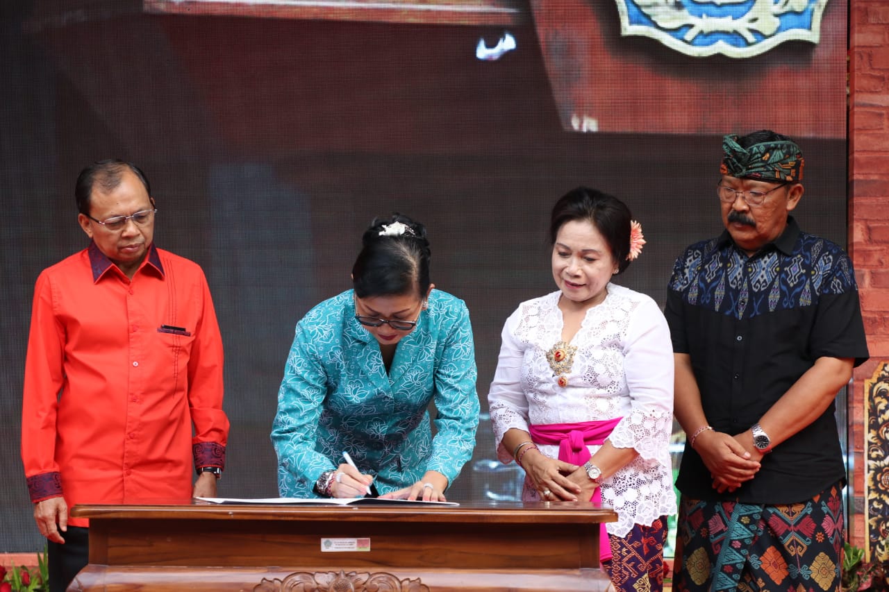 6 Kabupaten Terima BKK: Gubernur Koster Tetapkan Program Strategis Dan Mekanisme Penyaluran 6 Kabupaten Terima BKK: Gubernur Koster Tetapkan Program Strategis Dan Mekanisme Penyaluran