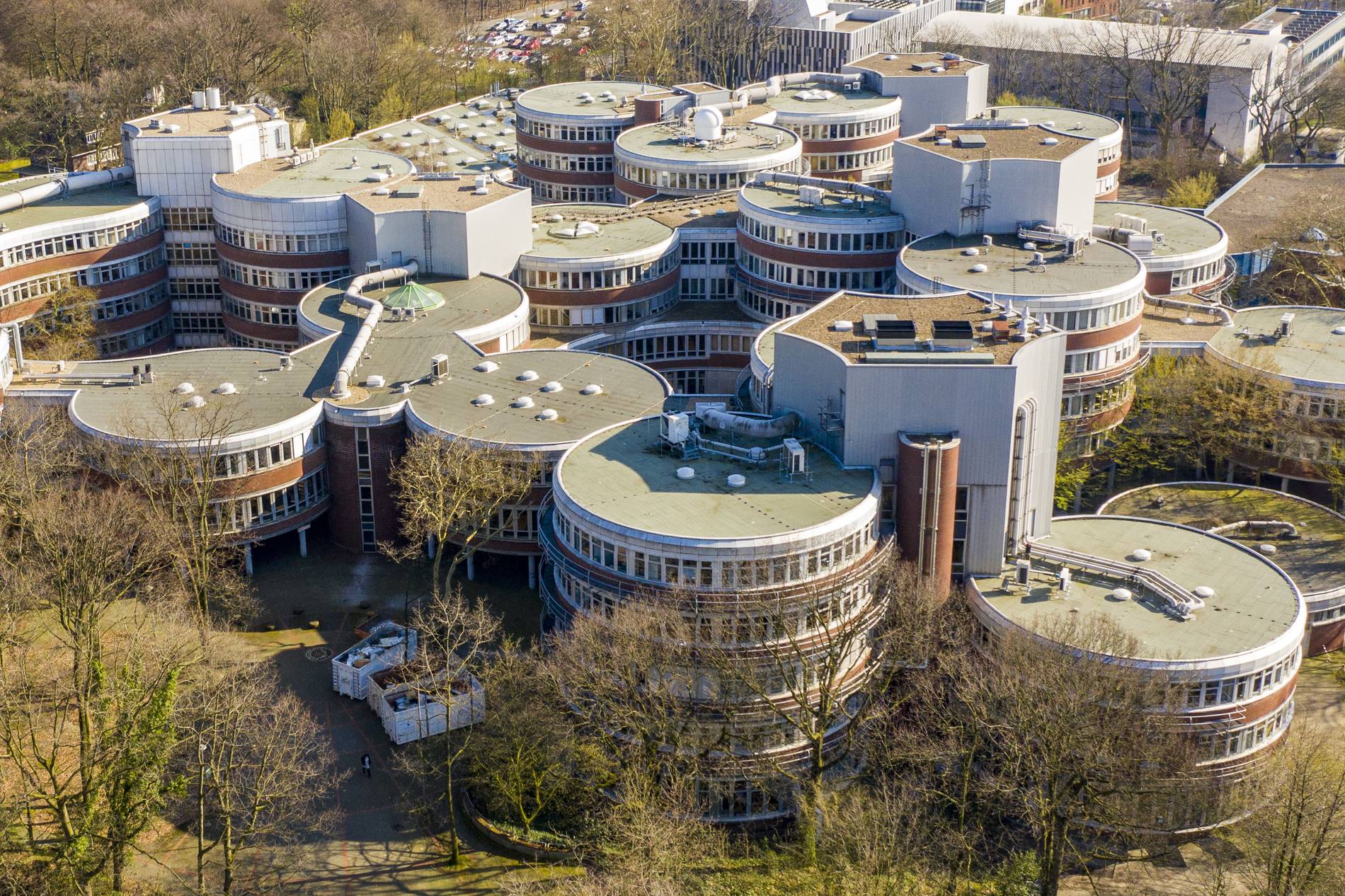 900 Euro Für Bessere Noten? Skandal An Der Universität Duisburg-Essen 900 Euro Für Bessere Noten? Skandal An Der Universität Duisburg-Essen