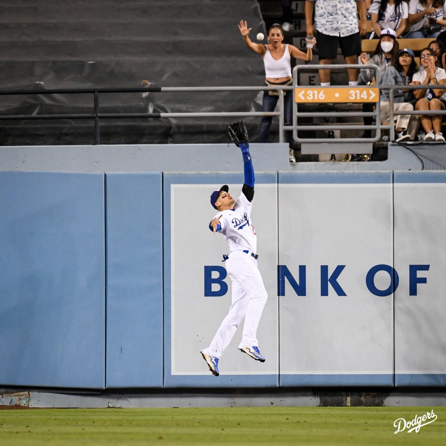 A Second Chance In Blue: The Story Of A Dodgers' Comeback A Second Chance In Blue: The Story Of A Dodgers' Comeback