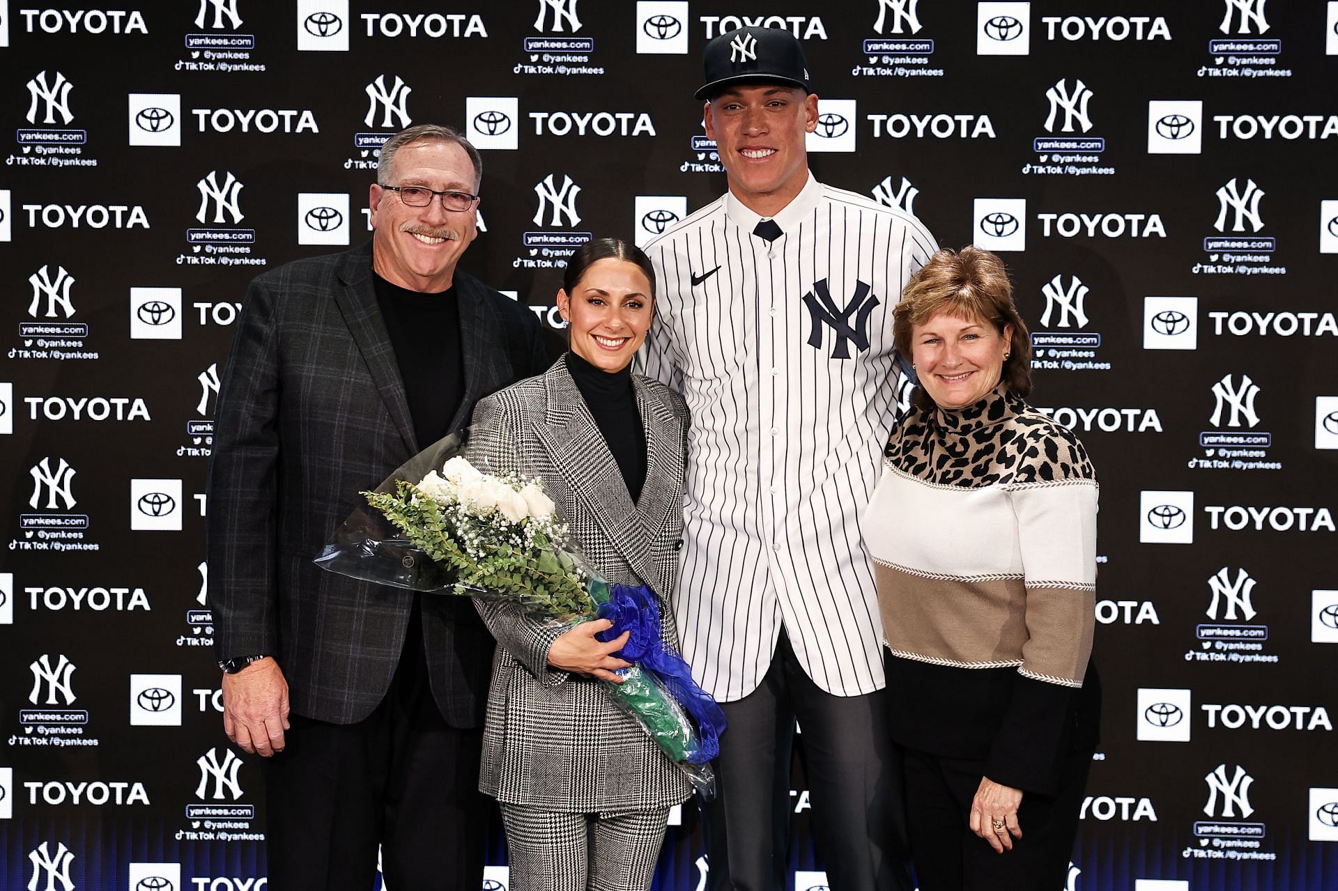 Aaron Judge's Triple Power: Yankees Set New Home Run Record (9) Aaron Judge's Triple Power: Yankees Set New Home Run Record (9)