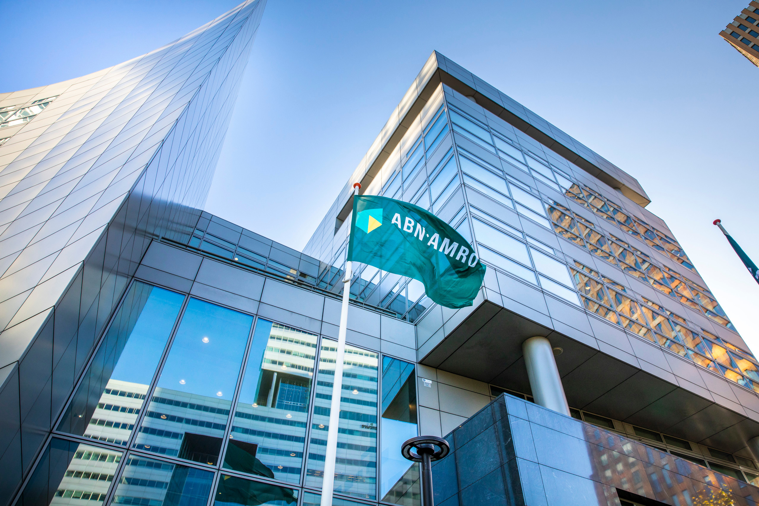ABN Amro Waarschuwt: Voedingsindustrie Te Afhankelijk Van Goedkope Arbeidsmigranten ABN Amro Waarschuwt: Voedingsindustrie Te Afhankelijk Van Goedkope Arbeidsmigranten