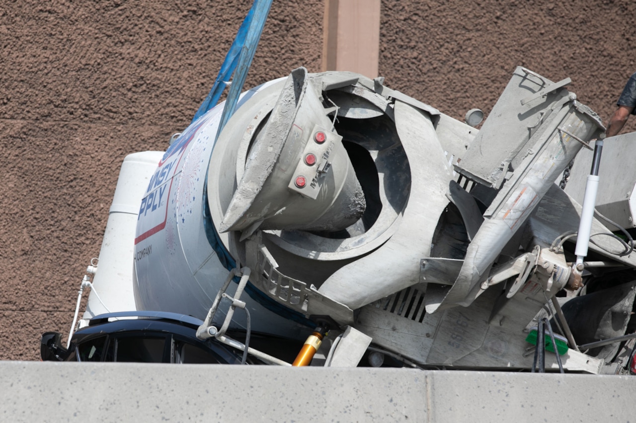Accident Involving Box Truck Causes Route 581 Closure Accident Involving Box Truck Causes Route 581 Closure