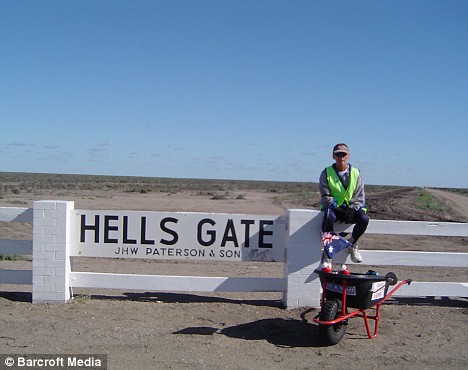 Across Australia On Foot: A Briton's Challenging Run Across Australia On Foot: A Briton's Challenging Run