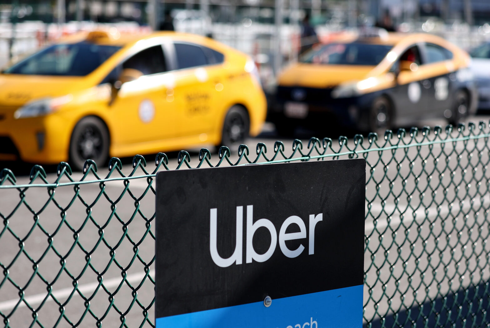 Affordable Post-Event Transportation: $5 Uber Shuttle From United Center Affordable Post-Event Transportation: $5 Uber Shuttle From United Center