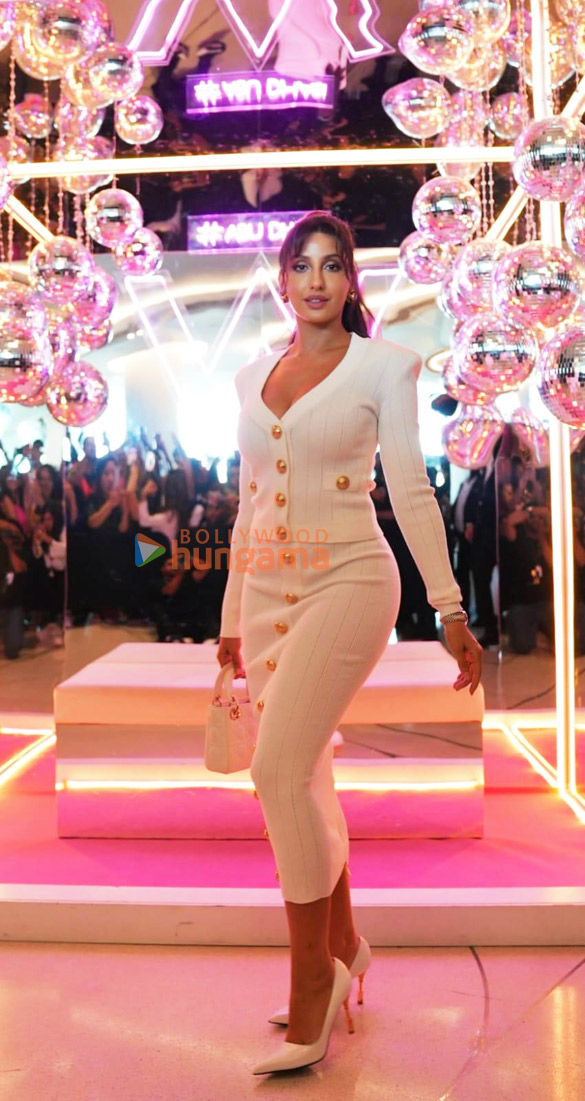Aishwarya Rai's Absence Fuels Speculation: Abhishek Bachchan & Nora Fatehi Spotted Together Aishwarya Rai's Absence Fuels Speculation: Abhishek Bachchan & Nora Fatehi Spotted Together