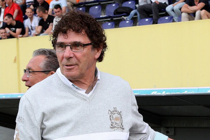 Ajax Trainerspositie: Van Hanegem's Aanbeveling Ajax Trainerspositie: Van Hanegem's Aanbeveling