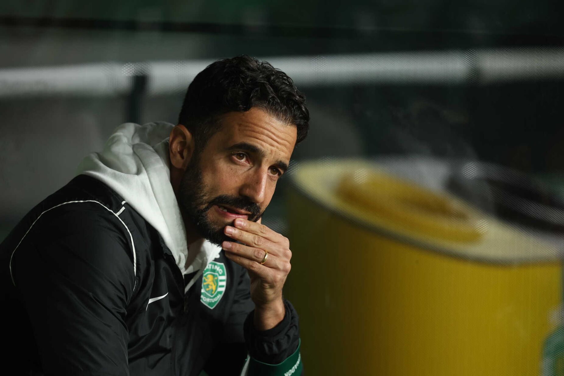 Amorim Confirma: Bruno Fernandes Fica No Manchester United Amorim Confirma: Bruno Fernandes Fica No Manchester United