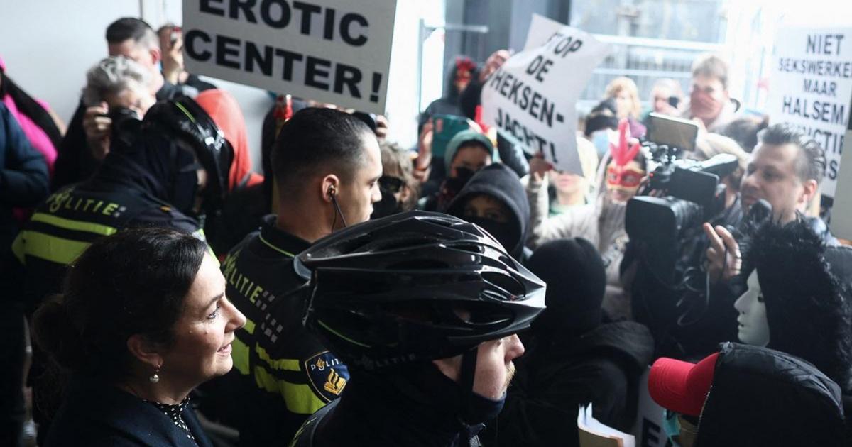Amsterdam Residents Take Legal Action Against City Over TikTok-Fueled Crowds At Popular Snack Bar Amsterdam Residents Take Legal Action Against City Over TikTok-Fueled Crowds At Popular Snack Bar