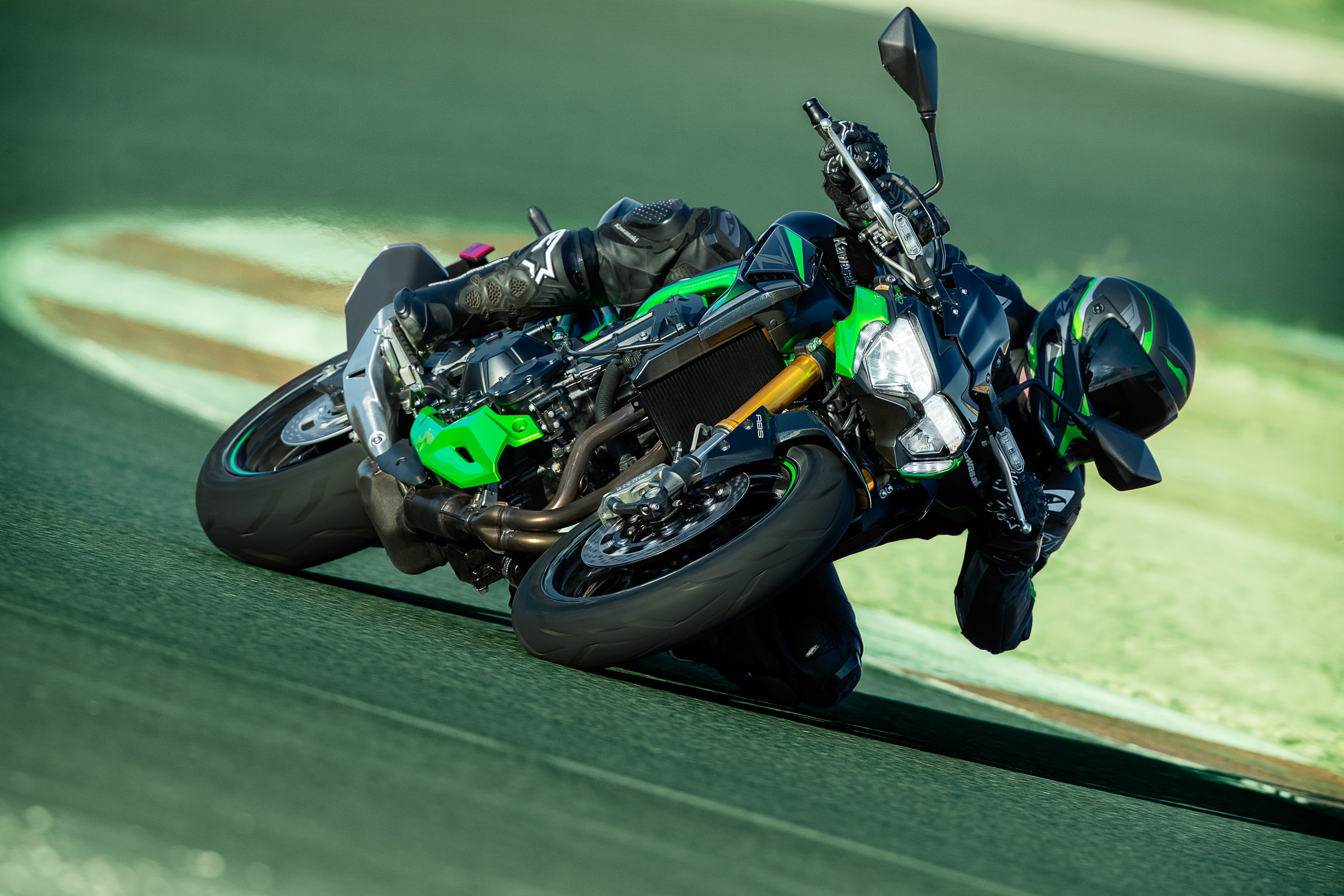 Analisa Harga: Kawasaki Z900 Dan Z900 SE Di Pasar Indonesia Analisa Harga: Kawasaki Z900 Dan Z900 SE Di Pasar Indonesia
