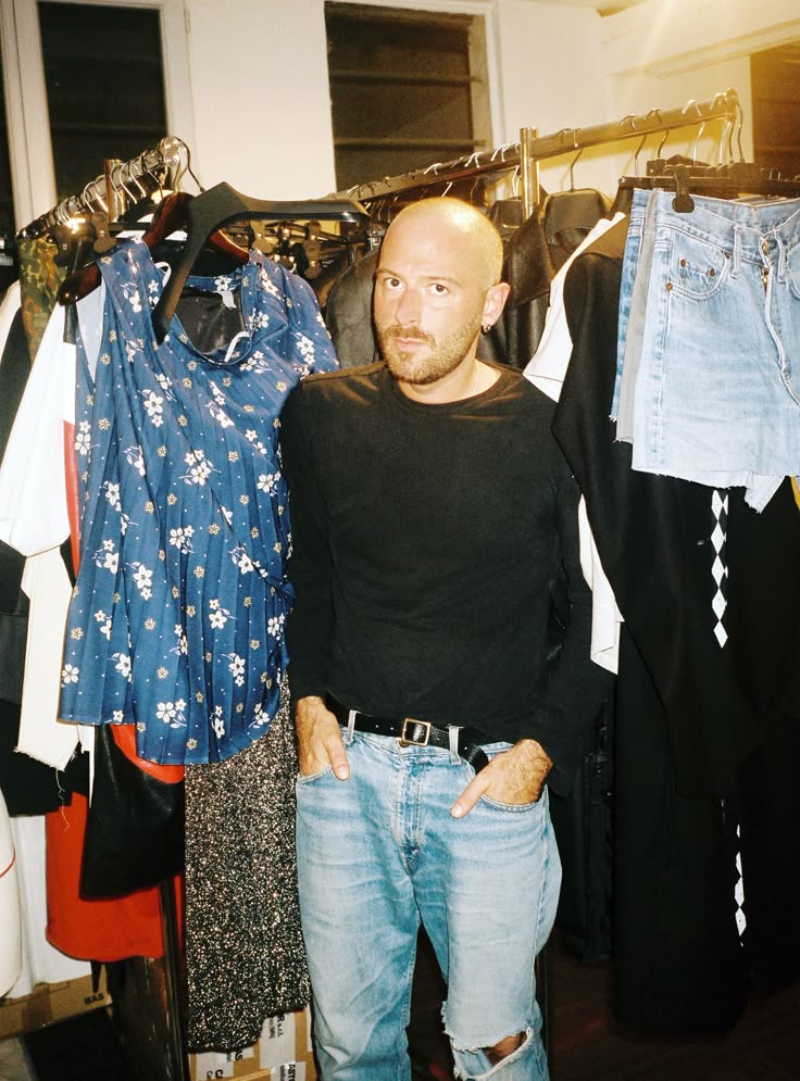 Analyzing Demna Gvasalia's Influence On Gucci's Design Aesthetic Analyzing Demna Gvasalia's Influence On Gucci's Design Aesthetic