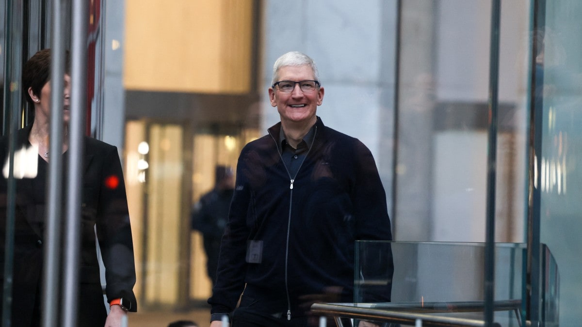 Apple CEO Tim Cook's Tumultuous Year: A Series Of Setbacks Apple CEO Tim Cook's Tumultuous Year: A Series Of Setbacks