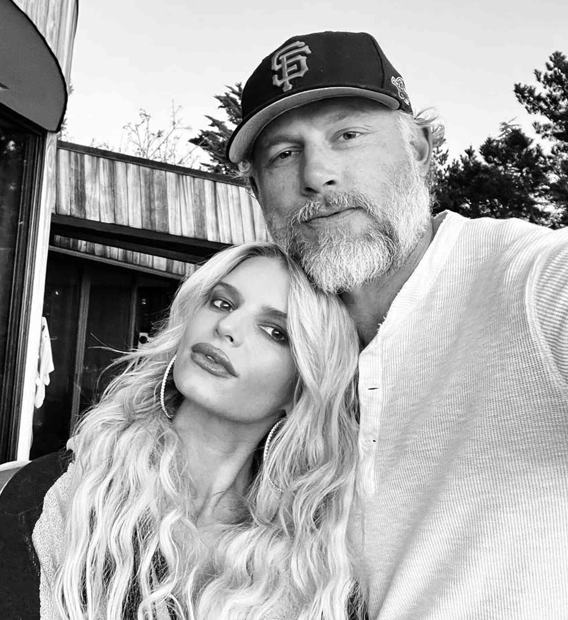Are Jessica Simpson And Eric Johnson Back Together? New Photos Surface Are Jessica Simpson And Eric Johnson Back Together? New Photos Surface