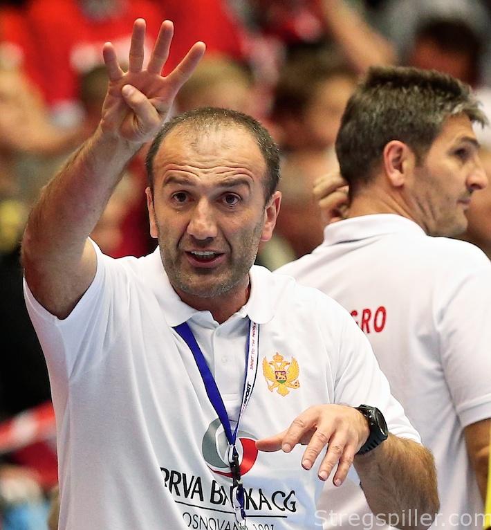 Barcelona's Quarter-Final Berth: Raphinha's Crucial Role