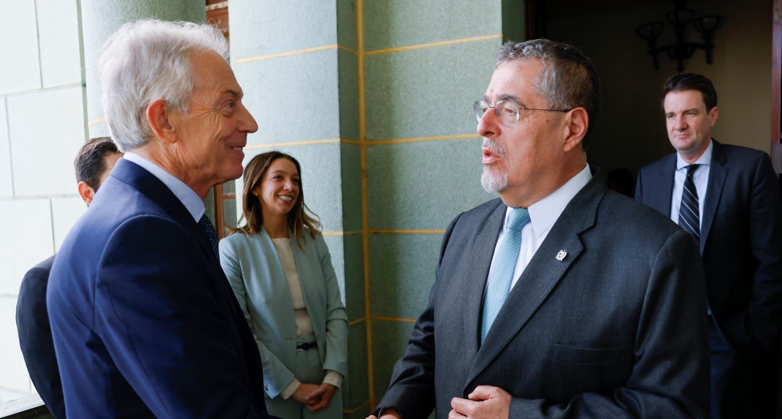Boris Johnson: Un Avestruz Ataca Al Ex Primer Ministro Británico Durante Visita A Texas Boris Johnson: Un Avestruz Ataca Al Ex Primer Ministro Británico Durante Visita A Texas