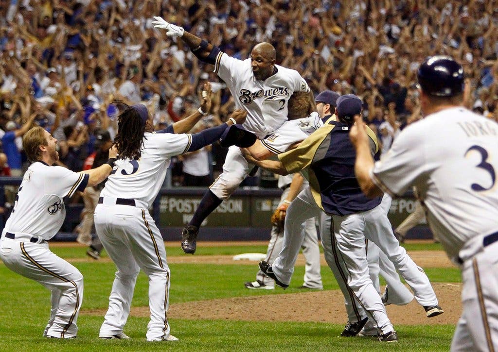 Brewers Fall To Diamondbacks In Dramatic Ninth Inning Finish Brewers Fall To Diamondbacks In Dramatic Ninth Inning Finish