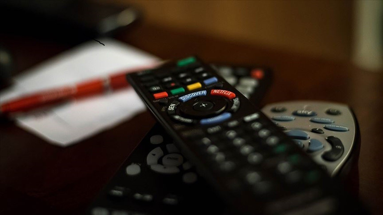 Bu Akşamki Diziler: 17 Şubat Pazartesi Televizyon Programı Bu Akşamki Diziler: 17 Şubat Pazartesi Televizyon Programı