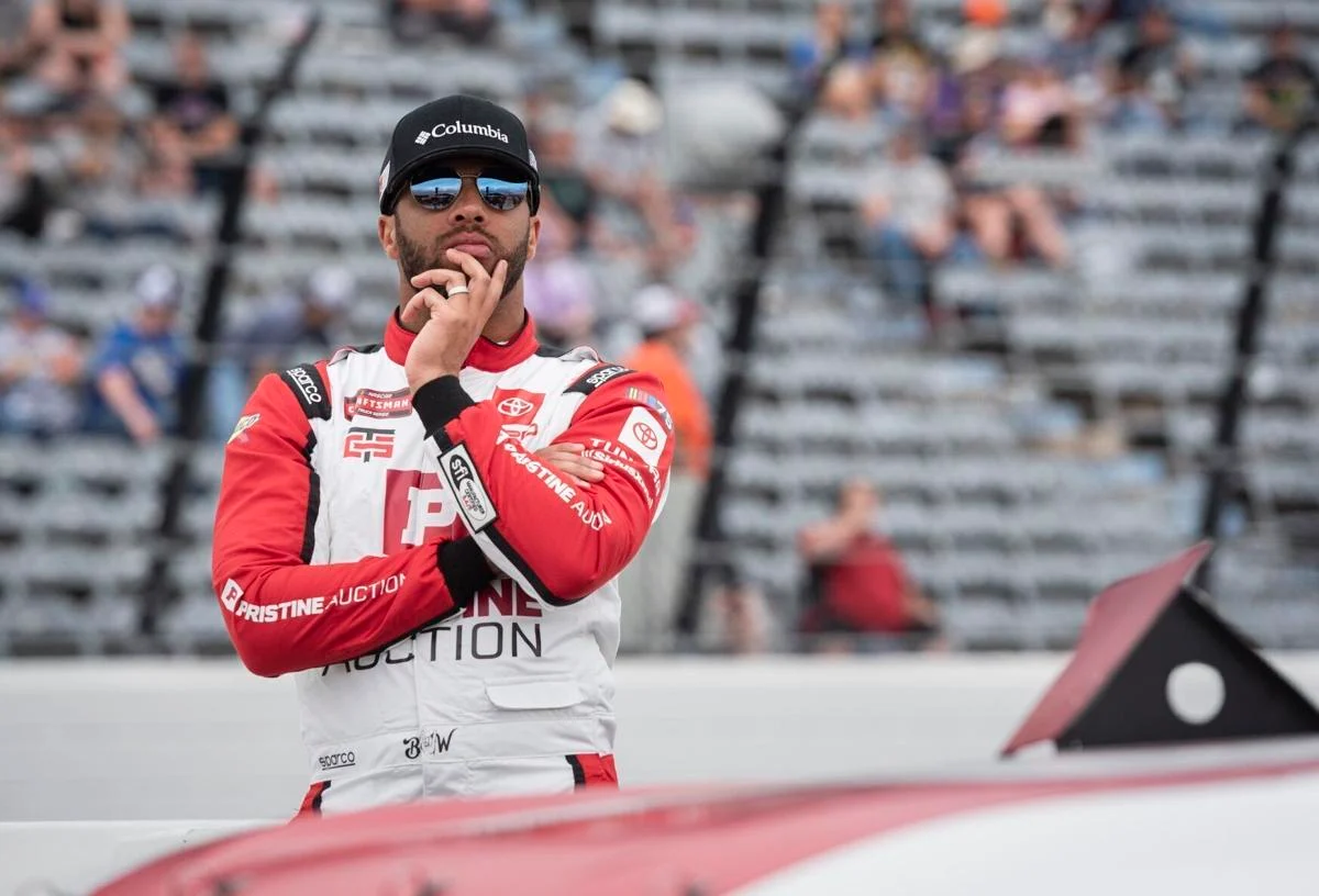 Bubba Wallace Reveals The Two Texts He Always Gets From Michael Jordan Bubba Wallace Reveals The Two Texts He Always Gets From Michael Jordan