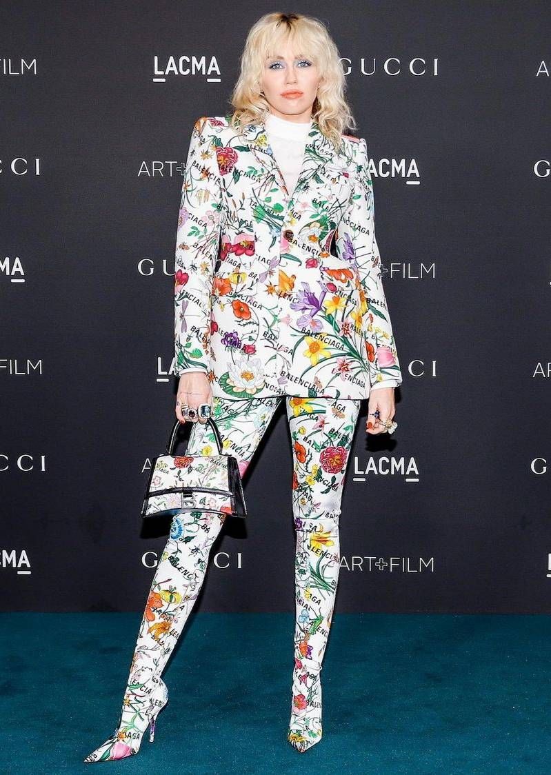 Busana Miley Cyrus: Ekspresi Diri Lewat Gaya Busana Miley Cyrus: Ekspresi Diri Lewat Gaya