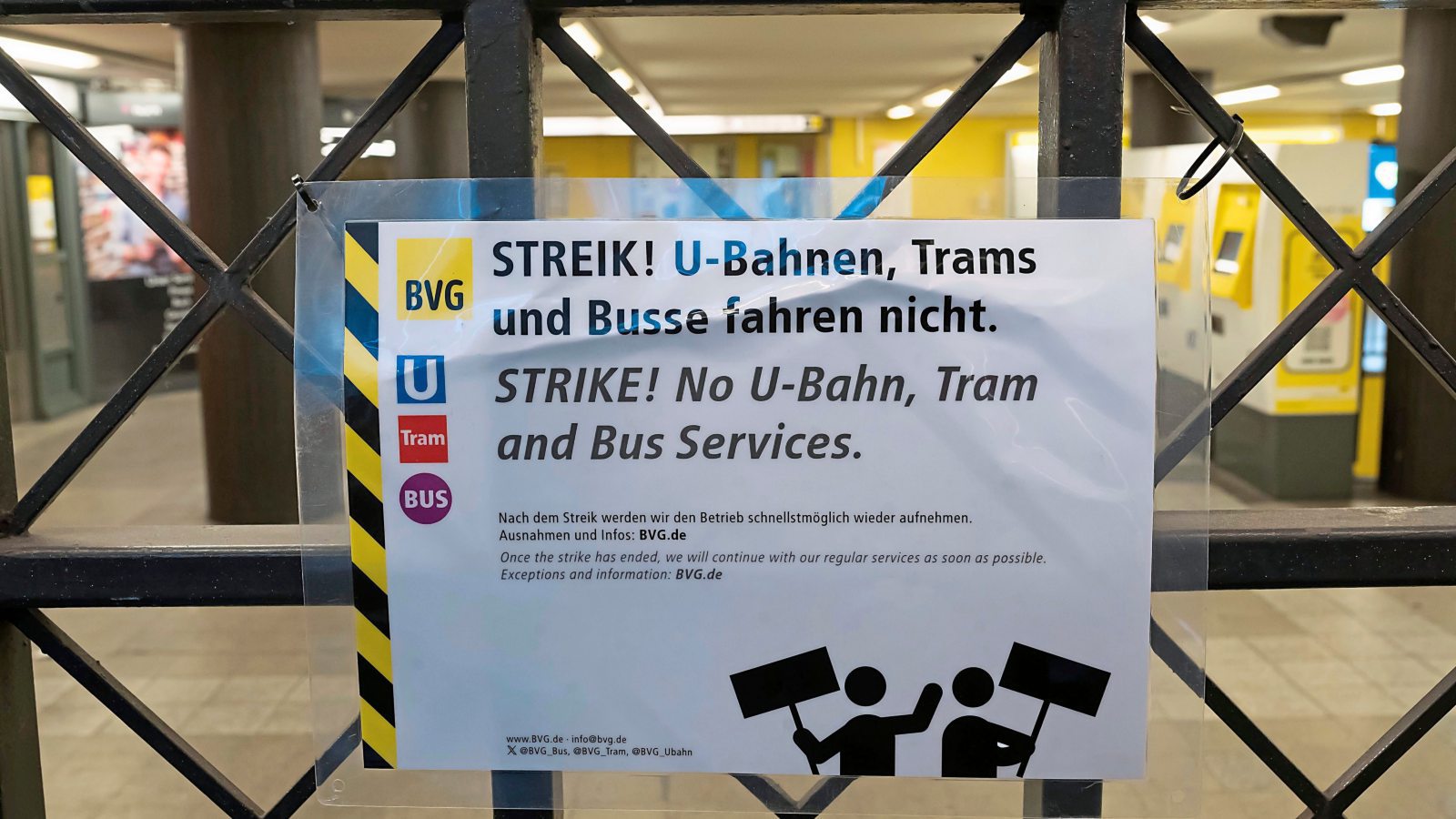 BVG-Streik In Berlin: Fahrgäste Von Ausstand Kalt Erwischt BVG-Streik In Berlin: Fahrgäste Von Ausstand Kalt Erwischt