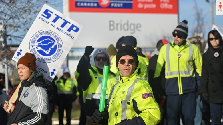 Canada Post Strike Threat: Impact On Customers And The Future Of Mail Delivery Canada Post Strike Threat: Impact On Customers And The Future Of Mail Delivery