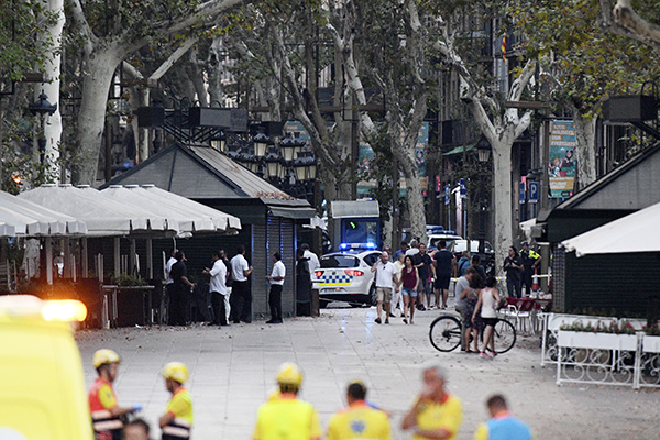 Car Drives Into Crowd Near FC Barcelona-Espanyol Game; 13 Injured Car Drives Into Crowd Near FC Barcelona-Espanyol Game; 13 Injured