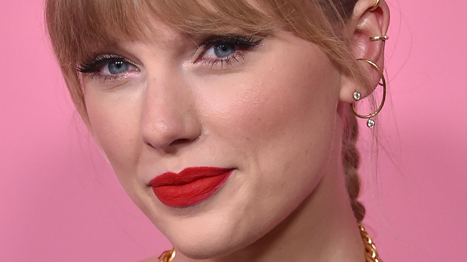 Carrie Underwood's Actions: A Source Reveals The Taylor Swift Connection
