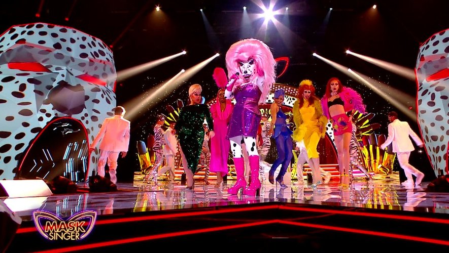 Chantal Ladesou Reconnaît L'Autruche De Mask Singer 2025 Chantal Ladesou Reconnaît L'Autruche De Mask Singer 2025