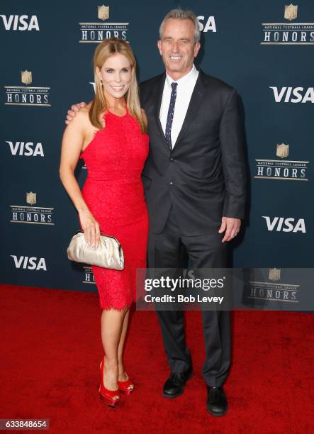 Cheryl Hines Responds To Robert F. Kennedy Jr.'s Sexting Scandal With Ultimatum Cheryl Hines Responds To Robert F. Kennedy Jr.'s Sexting Scandal With Ultimatum