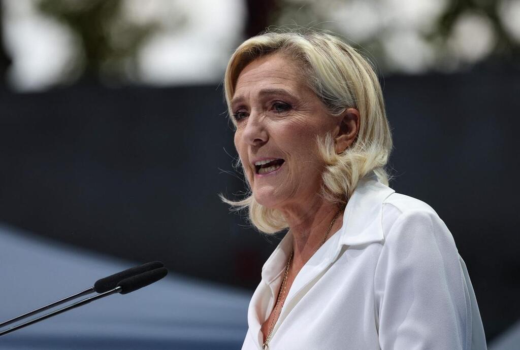 Cinq Ans D'Inéligibilité Pour Marine Le Pen : Une Décision Judiciaire Divisée Cinq Ans D'Inéligibilité Pour Marine Le Pen : Une Décision Judiciaire Divisée