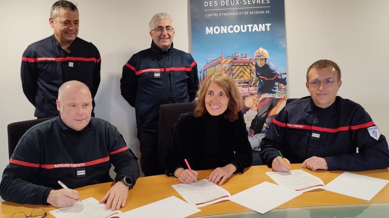 Clisson Et Moncoutant-sur-Sèvre : Diversification Économique Sur Un Siècle Clisson Et Moncoutant-sur-Sèvre : Diversification Économique Sur Un Siècle
