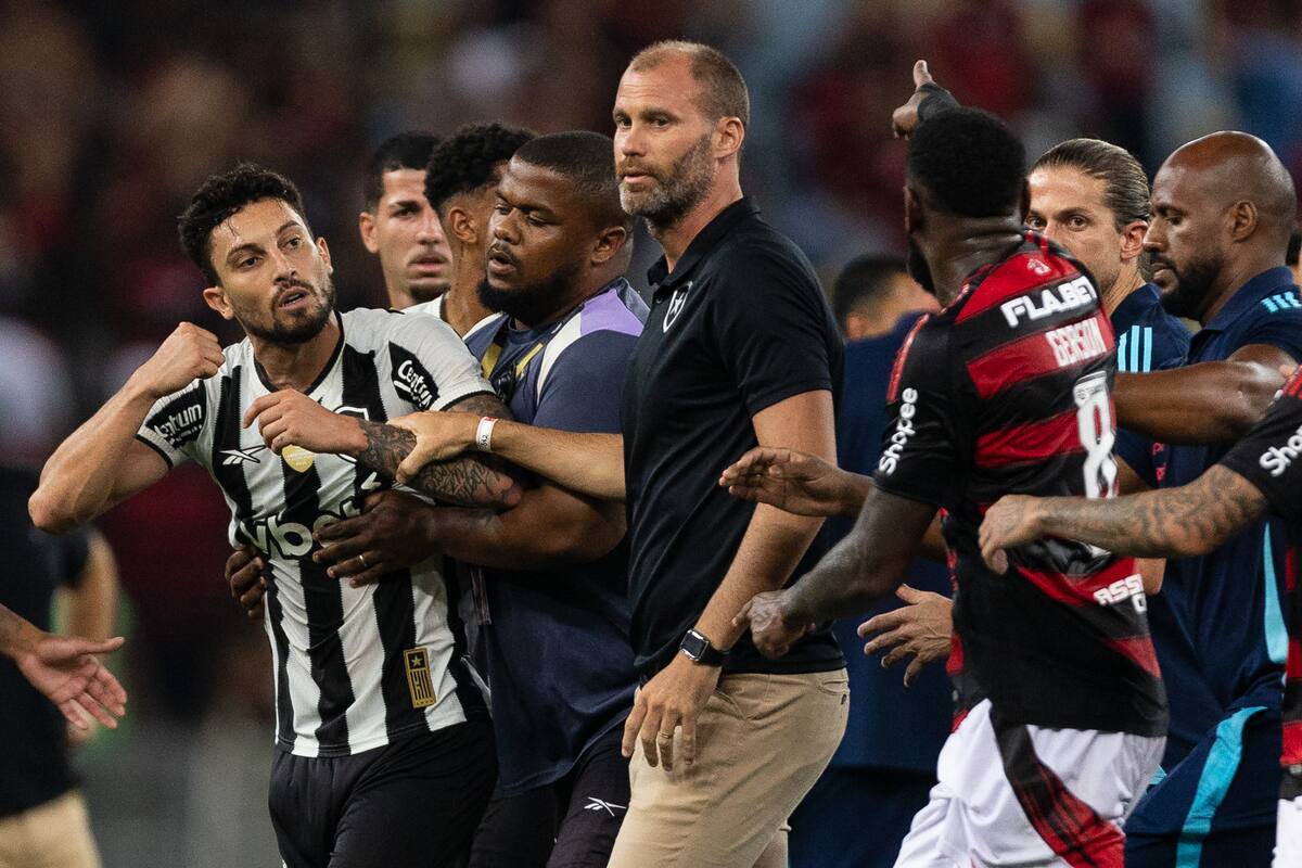 Confrontación Violenta Entre Flamengo Y Botafogo: Una Batalla Campal En El Campo Y Los Camerinos Confrontación Violenta Entre Flamengo Y Botafogo: Una Batalla Campal En El Campo Y Los Camerinos
