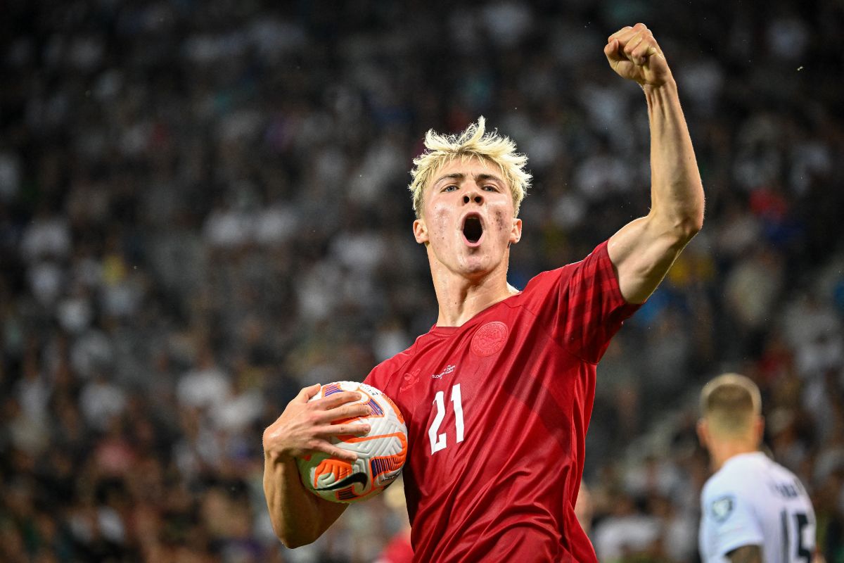 Crazy Money Offer Rejected: Man United Star's Decision Explained Crazy Money Offer Rejected: Man United Star's Decision Explained