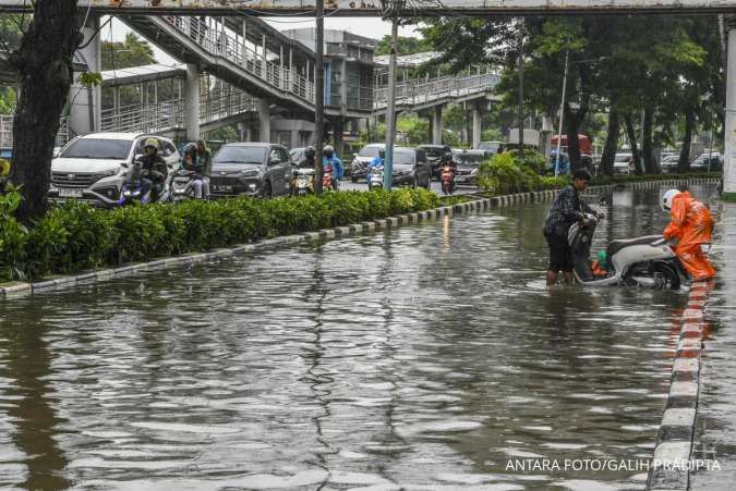 Cuaca Jawa Tengah Besok (24/4): Peringatan Hujan Sore Hari Cuaca Jawa Tengah Besok (24/4): Peringatan Hujan Sore Hari