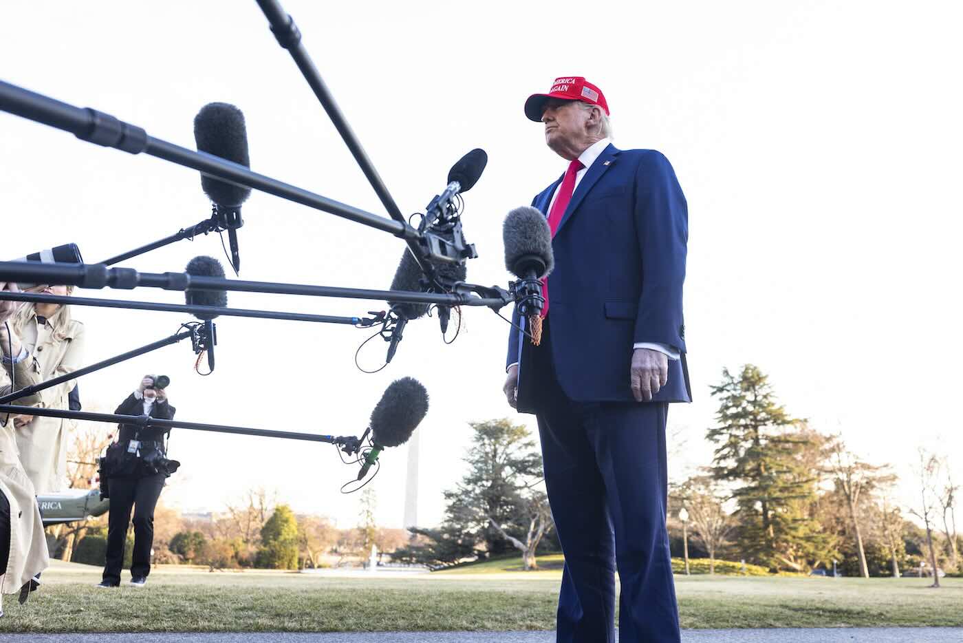 Dazi Trump 20%: Impatto Sul Settore Moda Europeo. Nike E Lululemon In Calo. Dazi Trump 20%: Impatto Sul Settore Moda Europeo. Nike E Lululemon In Calo.