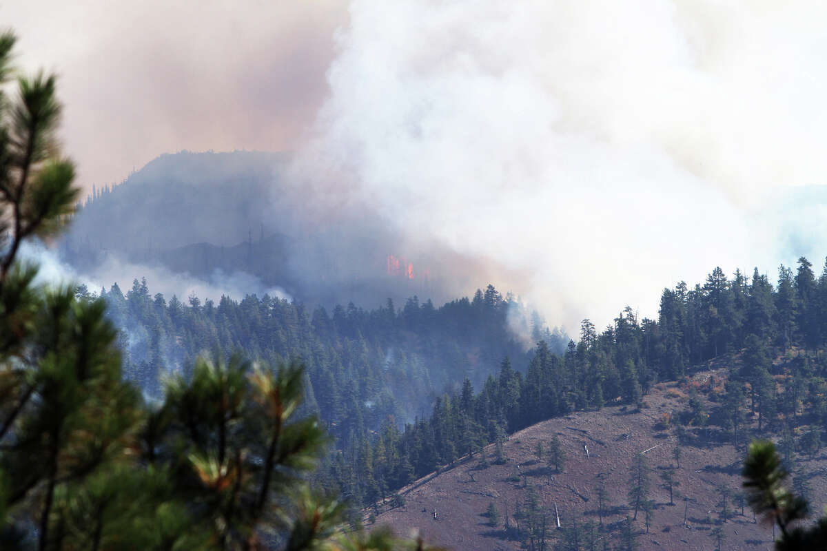 Deadly Wildfires Rage In Eastern Manitoba: Update On Firefighting Efforts Deadly Wildfires Rage In Eastern Manitoba: Update On Firefighting Efforts