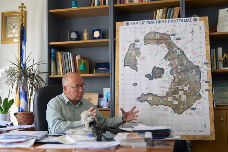 Declining Earthquake Rates On Santorini: A Scientist's Perspective Declining Earthquake Rates On Santorini: A Scientist's Perspective