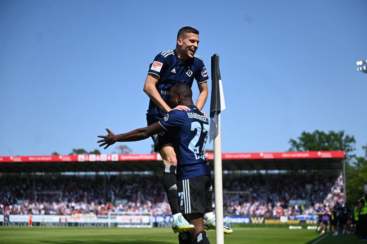 Der Weg Zurück: HSV Feiert Bundesliga-Aufstieg Der Weg Zurück: HSV Feiert Bundesliga-Aufstieg