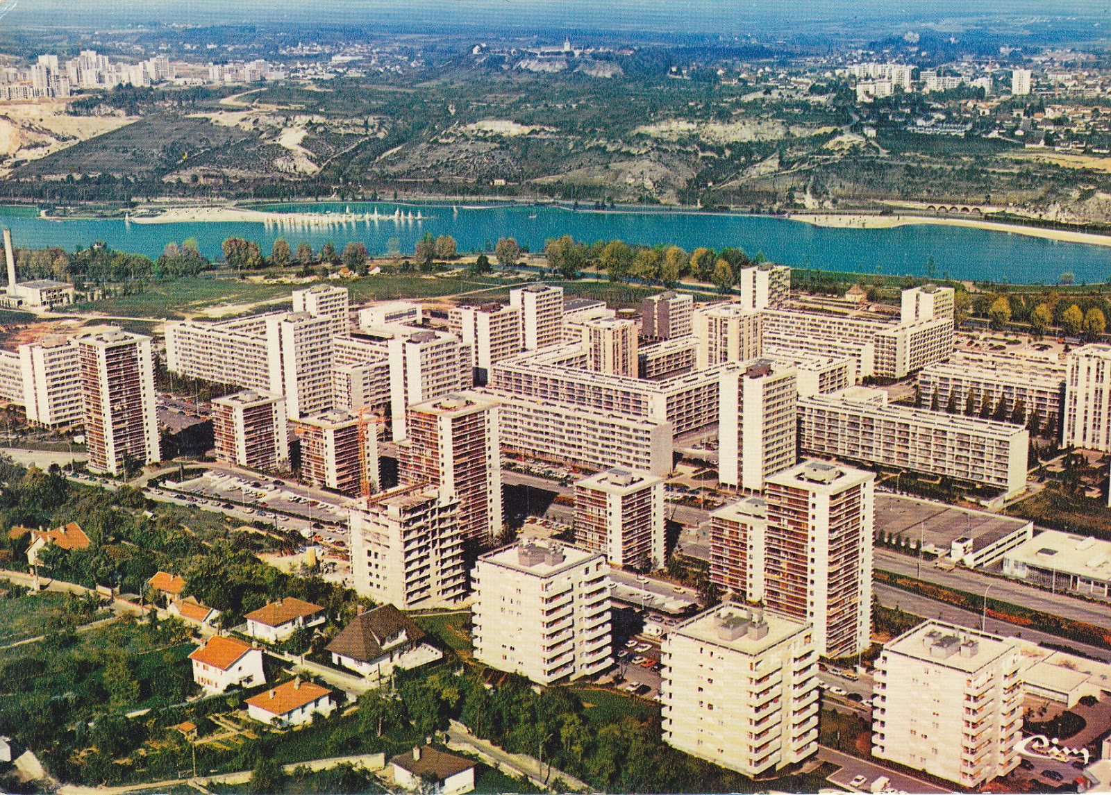 Dijon - Lac Kir: Enquête Après Une Agression Sauvage Sur Trois Hommes Dijon - Lac Kir: Enquête Après Une Agression Sauvage Sur Trois Hommes
