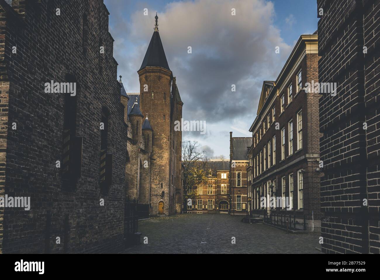Discovery Of 13th-Century Structures At Binnenhof