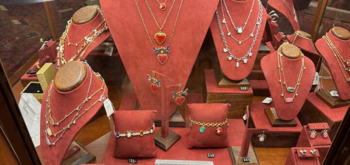 Disney Snow White Jewelry: Kendra Scott Collection With Budget-Friendly Options Disney Snow White Jewelry: Kendra Scott Collection With Budget-Friendly Options