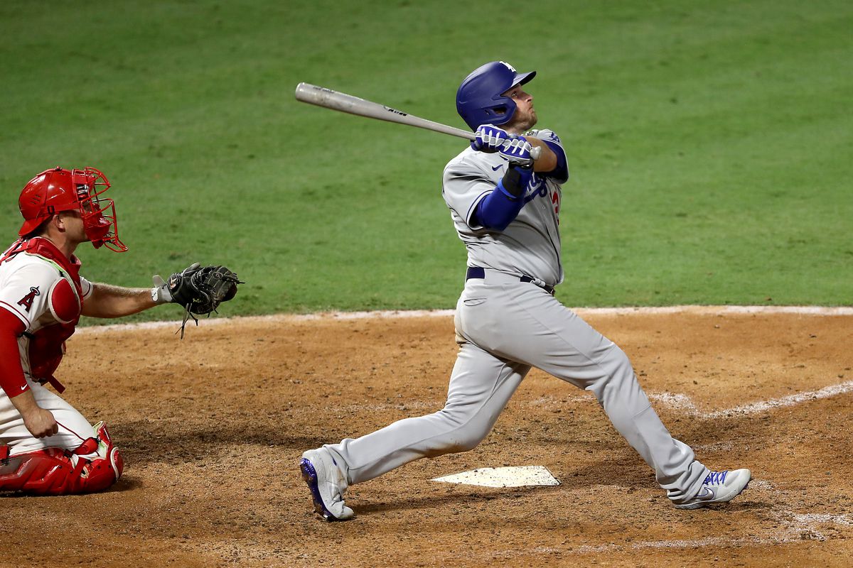 Dodgers' Muncy Tries, Abandons Torpedo Bat; Delivers Game-Tying Double Dodgers' Muncy Tries, Abandons Torpedo Bat; Delivers Game-Tying Double
