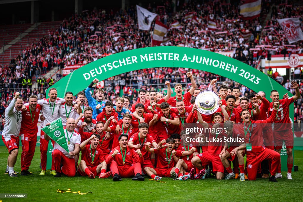 Dortmund's Beier Scores Twice In Win Over Mainz Dortmund's Beier Scores Twice In Win Over Mainz