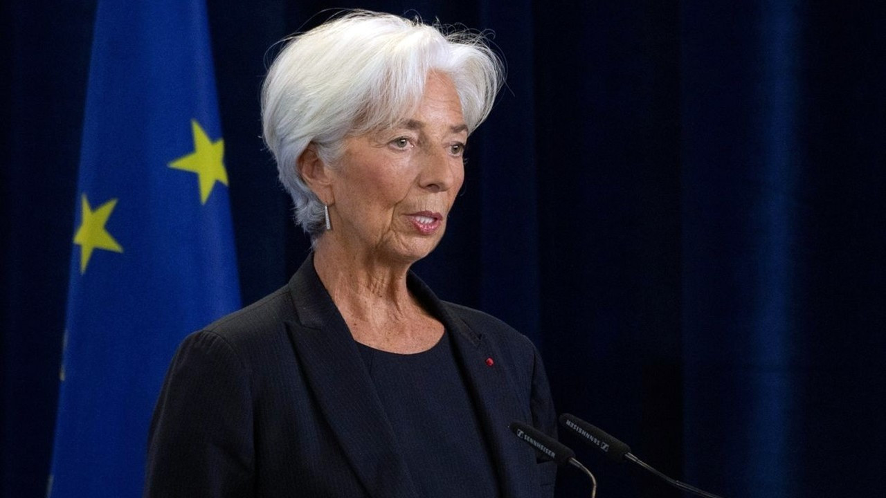 ECB Başkanı Lagarde: Avrupa Ekonomisi Yüksek Belirsizlikle Karşı Karşıya ECB Başkanı Lagarde: Avrupa Ekonomisi Yüksek Belirsizlikle Karşı Karşıya