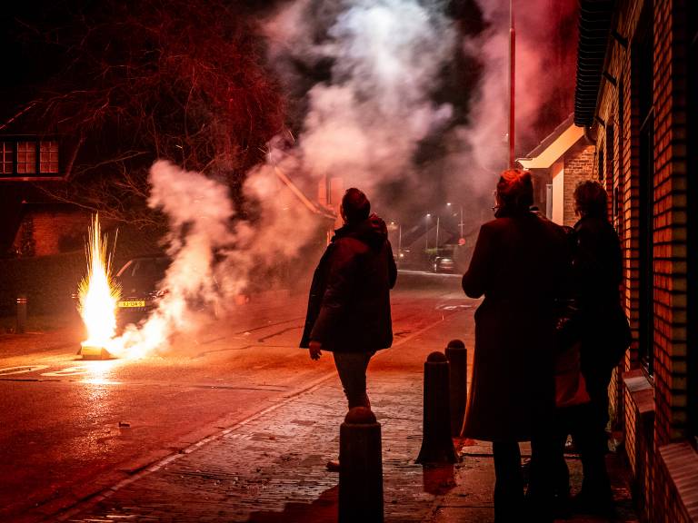 Een Op De Zes Nederlanders Blijft Vuurwerk Kopen Ondanks Dreigend Landelijk Verbod Een Op De Zes Nederlanders Blijft Vuurwerk Kopen Ondanks Dreigend Landelijk Verbod