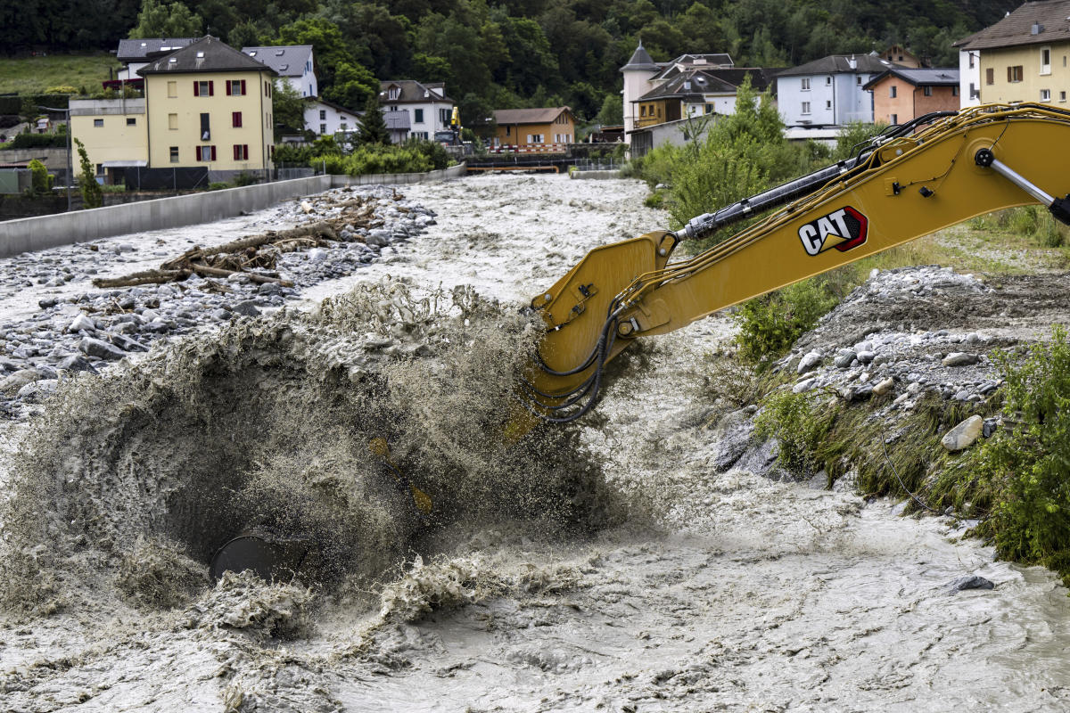 Emergency Livestock Relocation In Swiss Alps: Landslide Prevention Measures In Action Emergency Livestock Relocation In Swiss Alps: Landslide Prevention Measures In Action