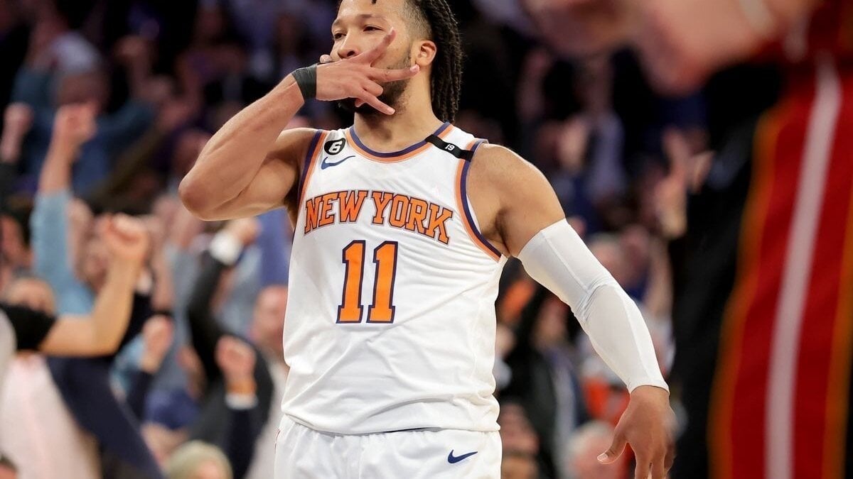 Exclusive: Knicks Fan's Outlandish Petition For Jalen Brunson Exclusive: Knicks Fan's Outlandish Petition For Jalen Brunson