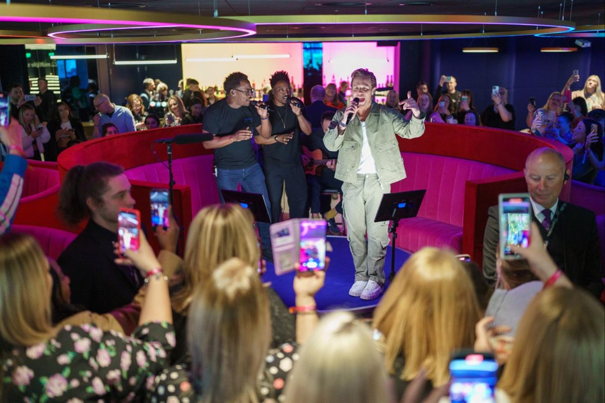 Experience Olly Murs Live: Massive Music Festival At A Beautiful Castle Near Manchester Experience Olly Murs Live: Massive Music Festival At A Beautiful Castle Near Manchester