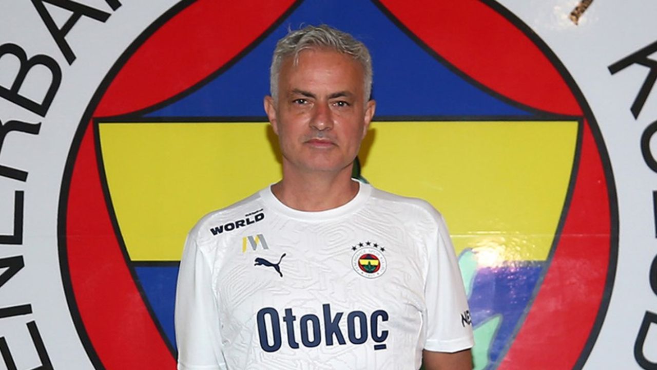 Fenerbahçe Yıldızı Ajax'a Transfer Oldu: Mourinho'nun Rolü Ne? Fenerbahçe Yıldızı Ajax'a Transfer Oldu: Mourinho'nun Rolü Ne?