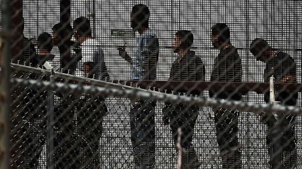 Fewer Border Crossings: White House Reports Decline At Canada-U.S. Border Fewer Border Crossings: White House Reports Decline At Canada-U.S. Border